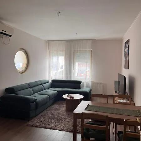 New At The Center Of The 아파트