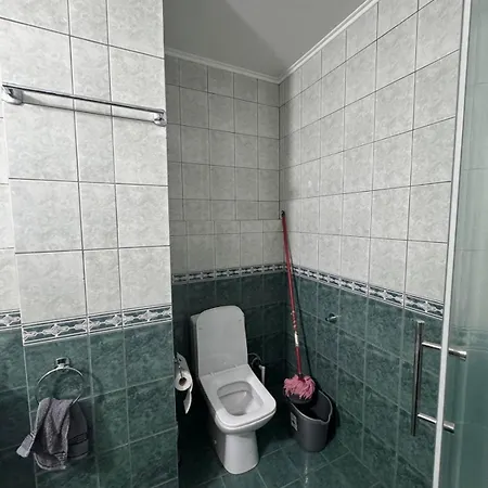 New At The Center Of The شقة Ni